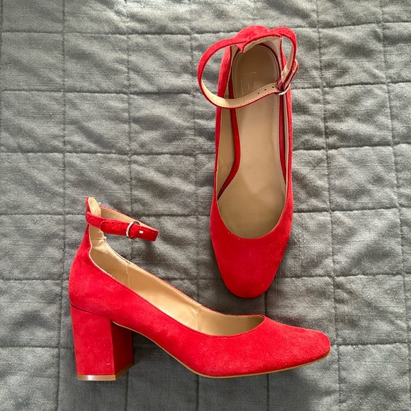 GAP Heels - Picture 1 of 5